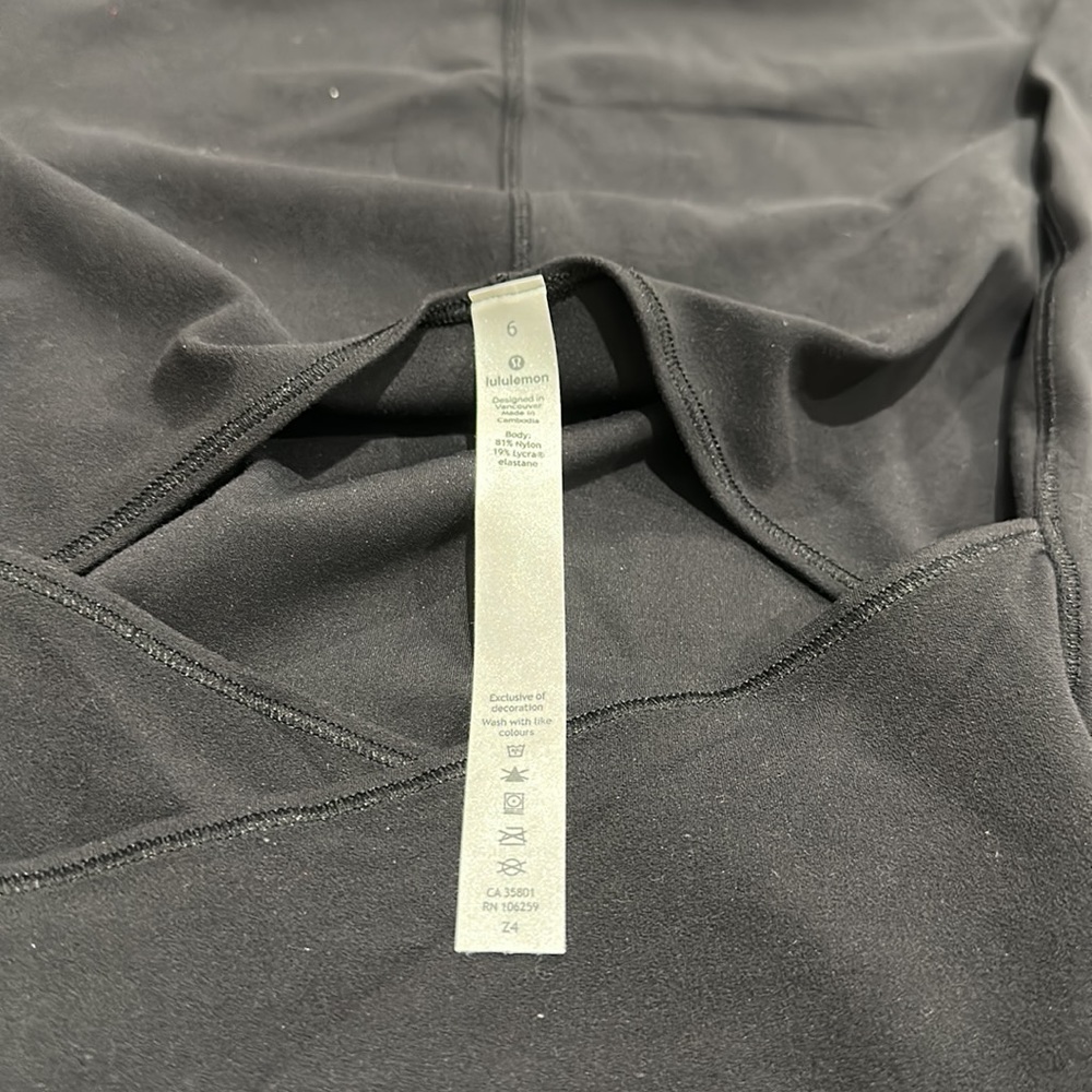 Lululemon cross back dress black size 6 never worn - Picture 3 of 4
